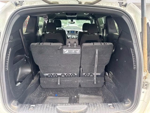 2019 Bright White Clearcoat Chrysler Pacifica Touring Plus FWD Van