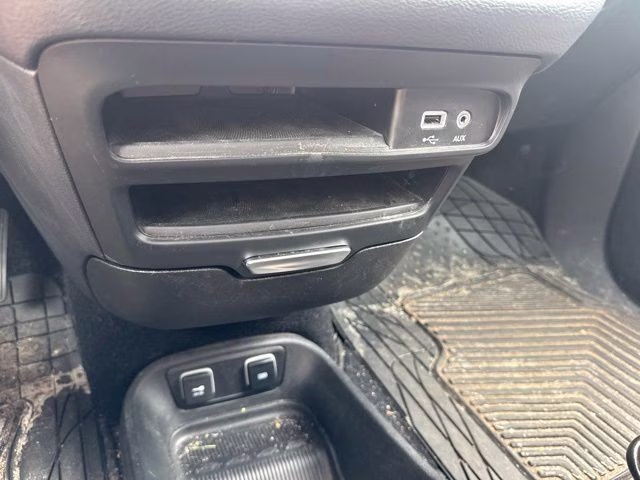 2019 Bright White Clearcoat Chrysler Pacifica Touring Plus FWD Van