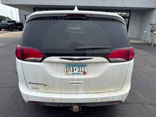 2019 Bright White Clearcoat Chrysler Pacifica Touring Plus FWD Van