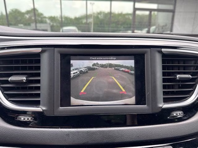 2019 Bright White Clearcoat Chrysler Pacifica Touring Plus FWD Van