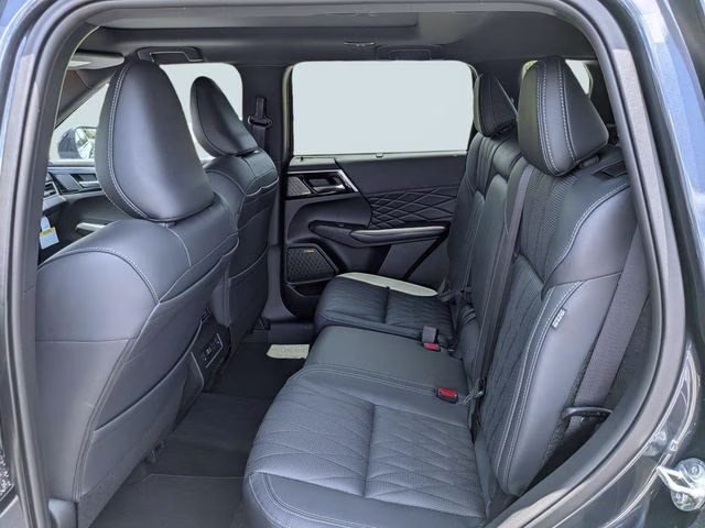 2026 Graphite Gray/Black Roof Mitsubishi Outlander Black Edition FWD SUV