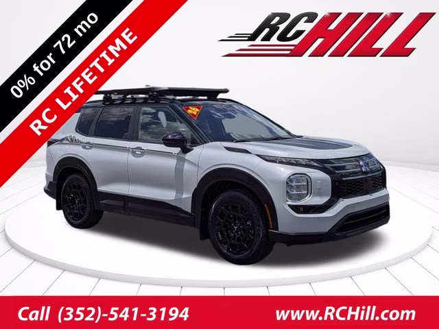 2026 White Diamond/Black Roof Mitsubishi Outlander Trail Edition AWD SUV