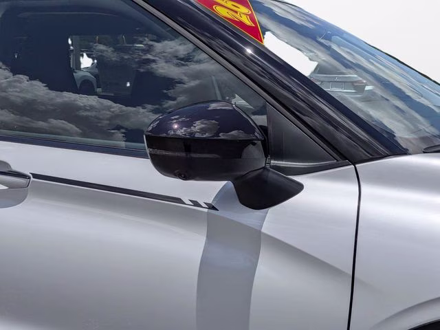 2026 White Diamond/Black Roof Mitsubishi Outlander Trail Edition AWD SUV