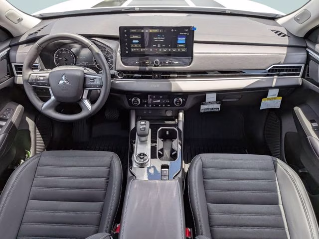 2026 White Diamond/Black Roof Mitsubishi Outlander Trail Edition AWD SUV