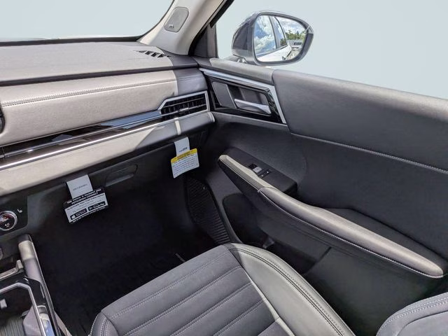 2026 White Diamond/Black Roof Mitsubishi Outlander Trail Edition AWD SUV