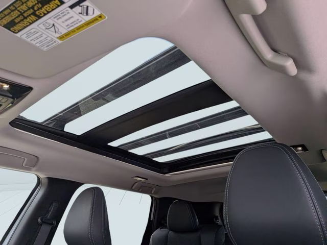 2026 White Diamond/Black Roof Mitsubishi Outlander Trail Edition AWD SUV