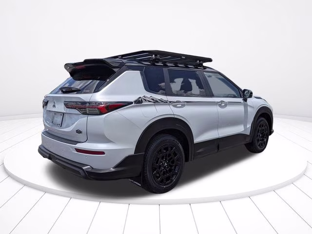 2026 White Diamond/Black Roof Mitsubishi Outlander Trail Edition AWD SUV