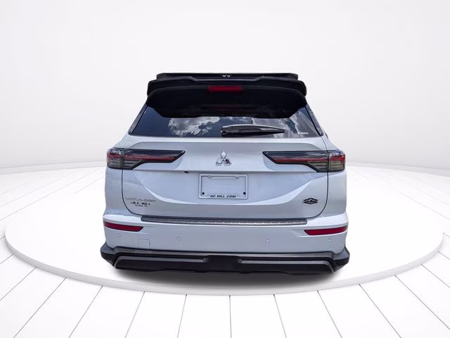 2026 White Diamond/Black Roof Mitsubishi Outlander Trail Edition AWD SUV