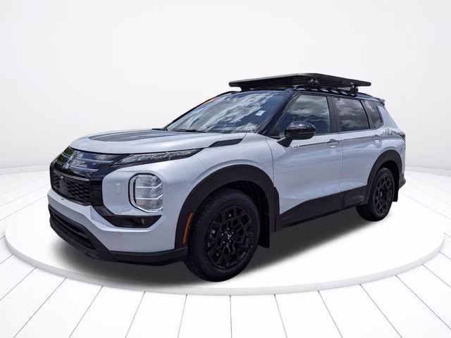 2026 White Diamond/Black Roof Mitsubishi Outlander Trail Edition AWD SUV