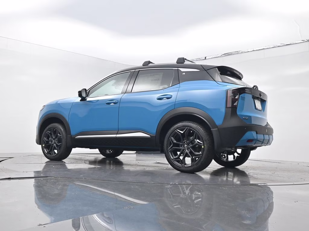 2026 Arctic Ice Blue/Black Nissan Kicks SR FWD SUV
