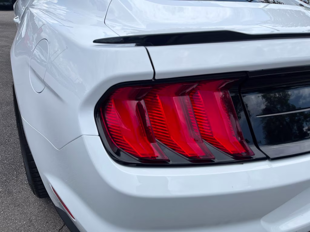 2022 Oxford White Ford Mustang GT Premium RWD Coupe