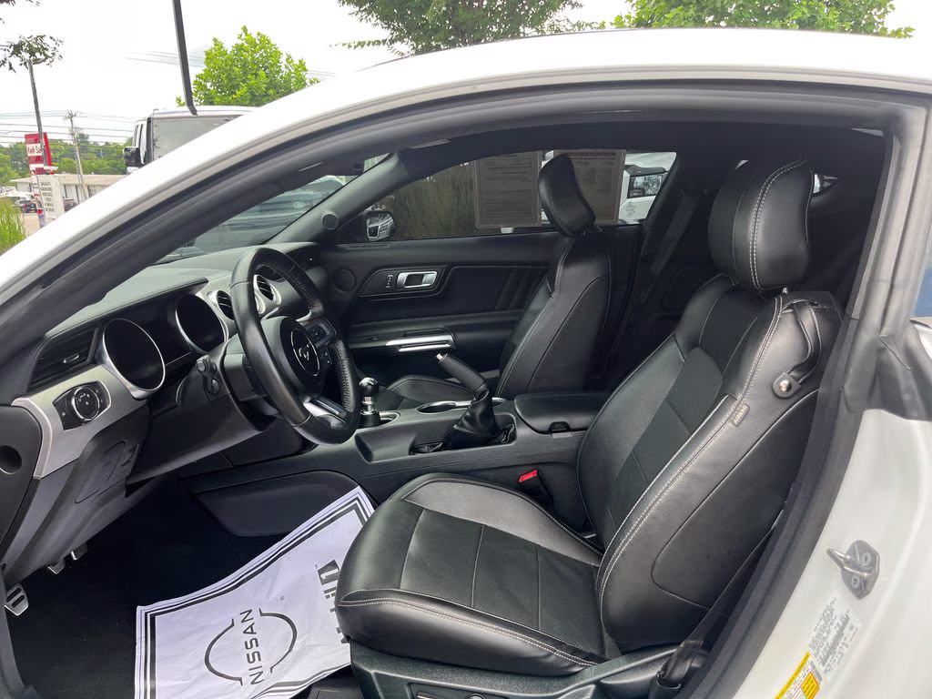 2022 Oxford White Ford Mustang GT Premium RWD Coupe