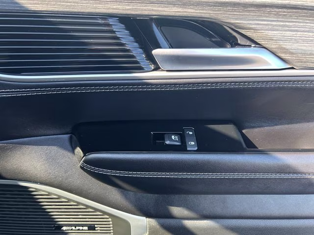 2023 Diamond Black Crystal Pearlcoat Jeep Wagoneer Series II 4X4 SUV