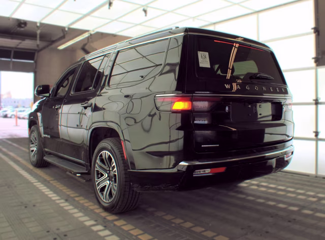 2023 Diamond Black Crystal Pearlcoat Jeep Wagoneer Series II 4X4 SUV