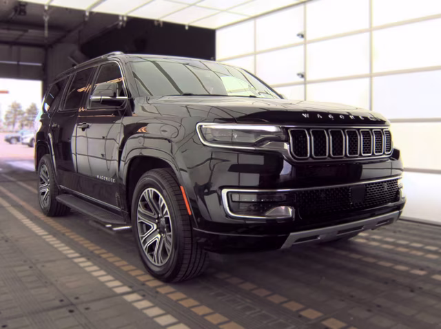 2023 Diamond Black Crystal Pearlcoat Jeep Wagoneer Series II 4X4 SUV