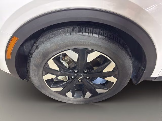 2023 Glacial White Pearl Kia Sportage X-Line AWD SUV