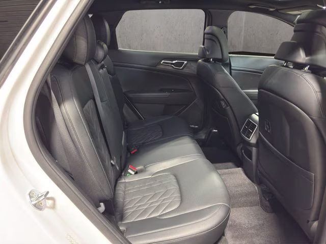 2023 Glacial White Pearl Kia Sportage X-Line AWD SUV