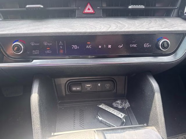2023 Glacial White Pearl Kia Sportage X-Line AWD SUV
