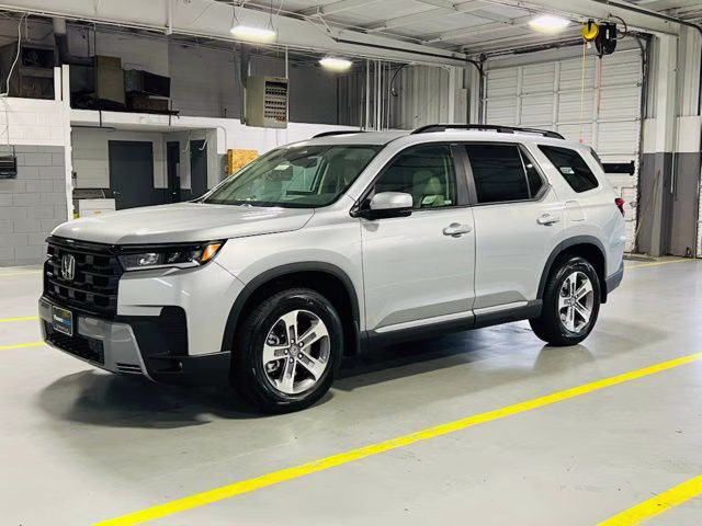 2026 Solar Silver Metallic Honda Pilot EX-L FWD SUV