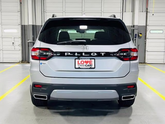 2026 Solar Silver Metallic Honda Pilot EX-L FWD SUV