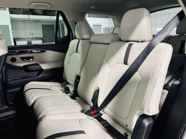 2026 Solar Silver Metallic Honda Pilot EX-L FWD SUV