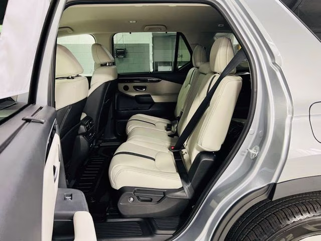 2026 Solar Silver Metallic Honda Pilot EX-L FWD SUV