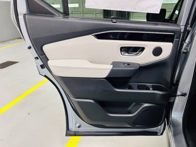 2026 Solar Silver Metallic Honda Pilot EX-L FWD SUV