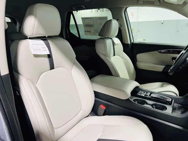 2026 Solar Silver Metallic Honda Pilot EX-L FWD SUV