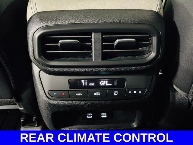 2026 Solar Silver Metallic Honda Pilot EX-L FWD SUV