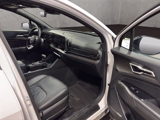 2023 Glacial White Pearl Kia Sportage X-Line AWD SUV