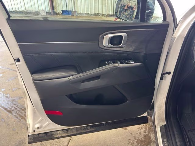 2023 Glacial White Pearl Kia Sportage X-Line AWD SUV