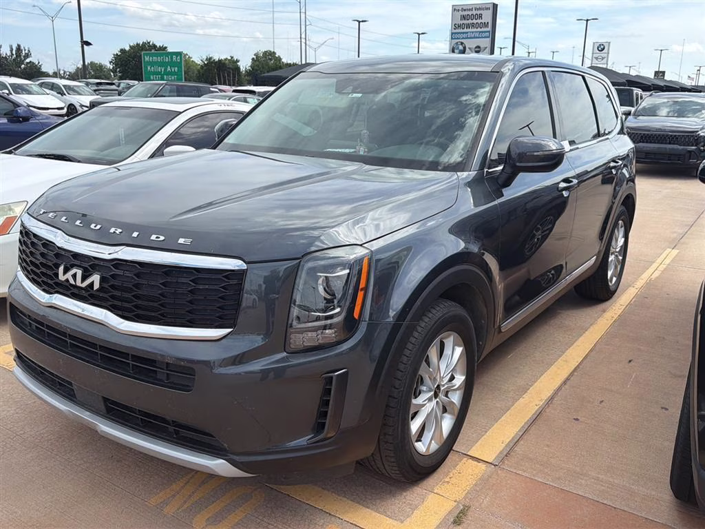 2022 Everlasting Silver Kia Telluride LX AWD SUV