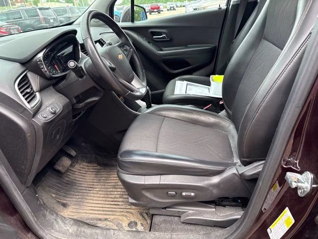 2022 Black Cherry Metallic Chevrolet Trax LT AWD SUV