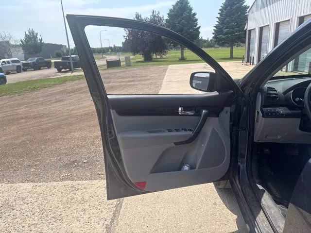 2011 Pacific Blue Kia Sorento LX AWD SUV