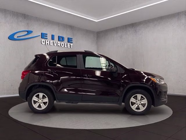 2022 Black Cherry Metallic Chevrolet Trax LT AWD SUV