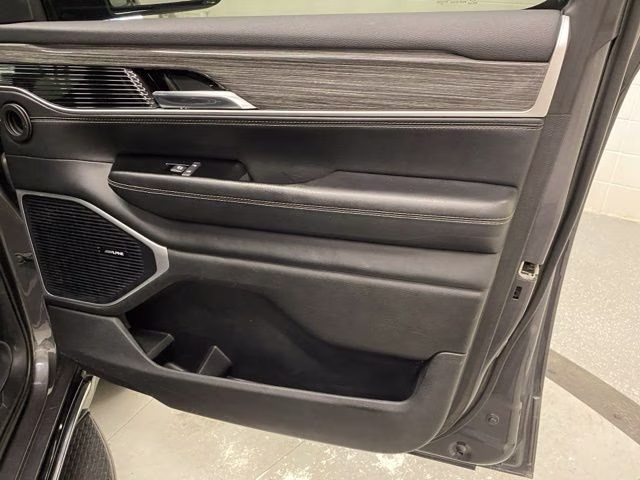 2022 Baltic Gray Metallic Clearcoat Jeep Wagoneer Series III 4X4 SUV