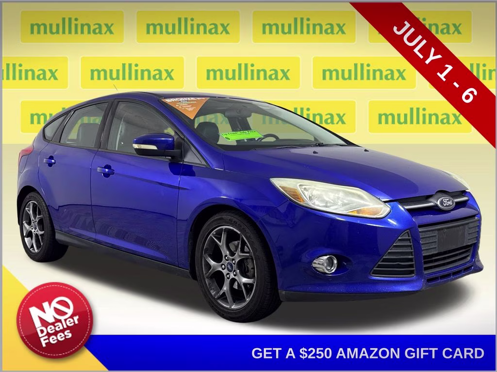 2014 Blue Metallic Ford Focus SE FWD Hatchback
