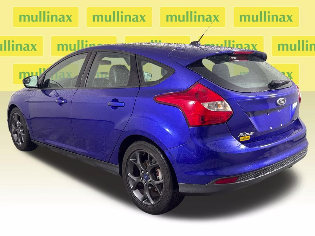 2014 Performance Blue Metallic Ford Focus SE FWD Hatchback