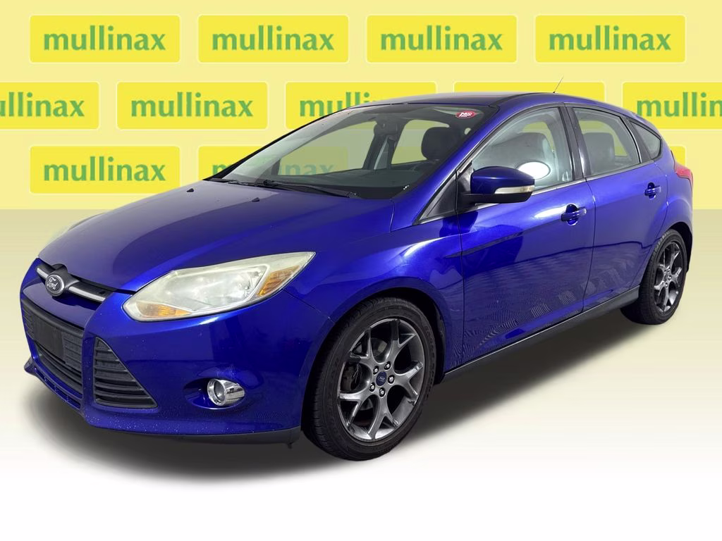 2014 Blue Metallic Ford Focus SE FWD Hatchback