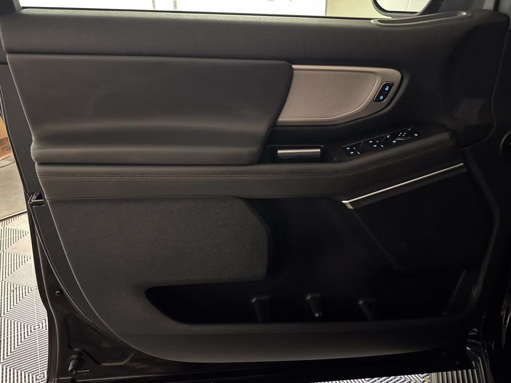 2025 Black Metallic Ford Expedition Max Active RWD SUV