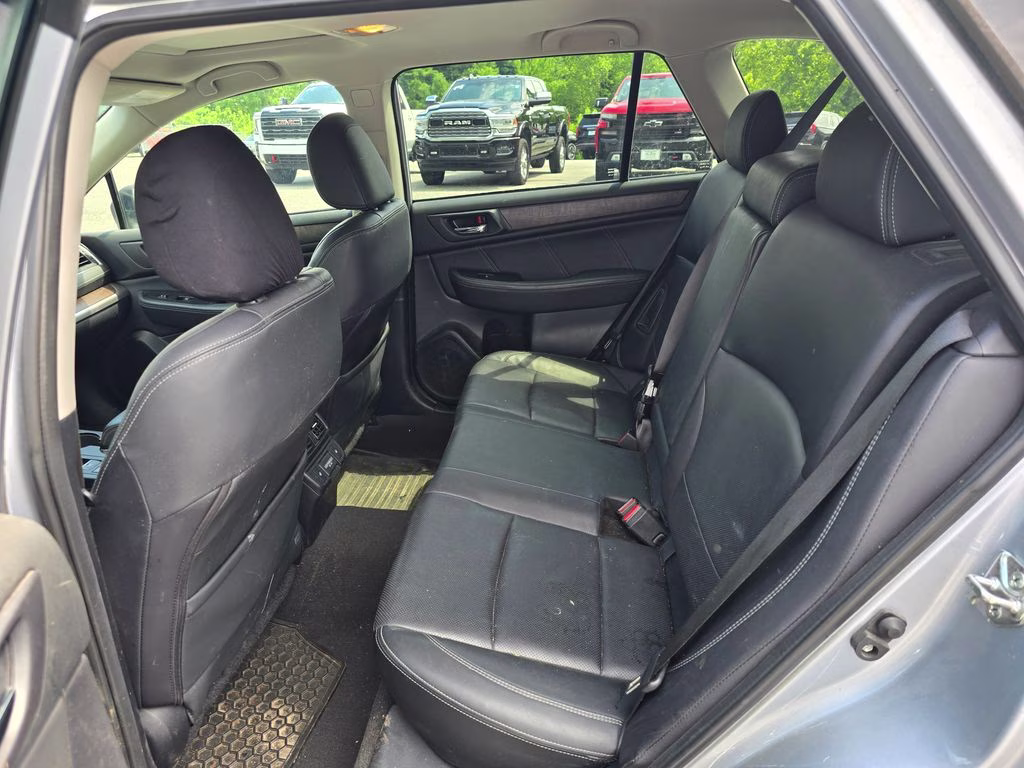 2018 Ice Silver Metallic Subaru Outback 2.5i AWD SUV