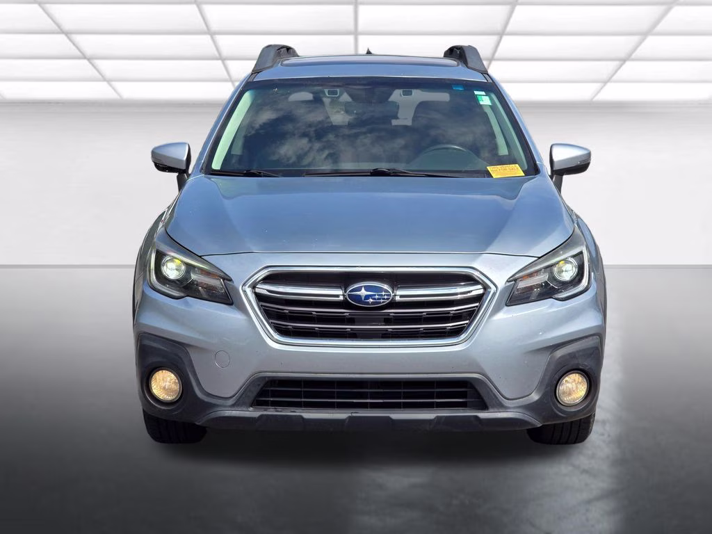 2018 Ice Silver Metallic Subaru Outback 2.5i AWD SUV