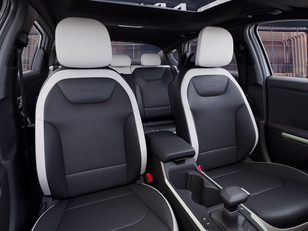 2026 Snow White Pearl Kia K4 GT-Line Turbo FWD Sedan
