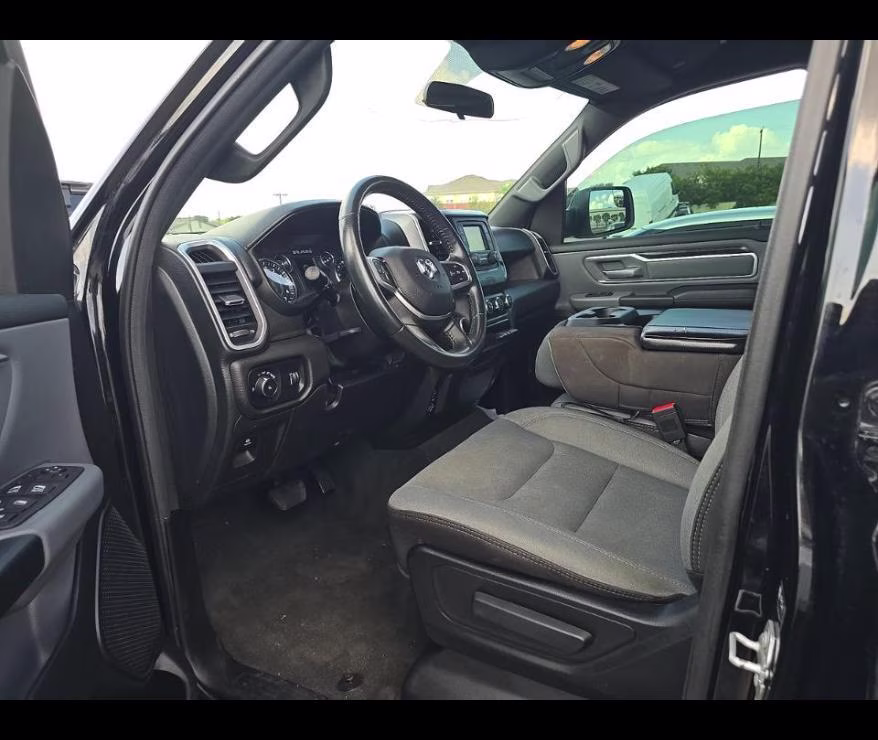 2023 Diamond Black Crystal Pearlcoat Ram 1500 Lone Star 4X4 Truck