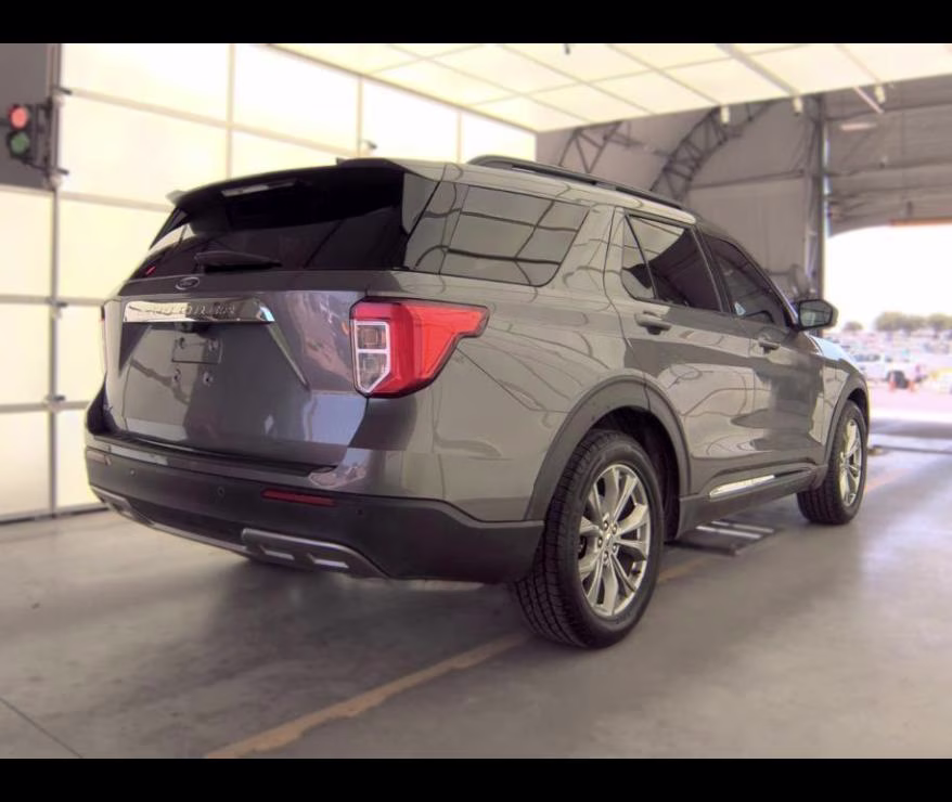 2021 Carbonized Gray Metallic Ford Explorer XLT RWD SUV
