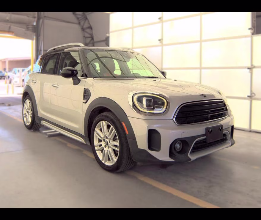 2022 White Silver Metallic MINI Countryman Cooper FWD SUV
