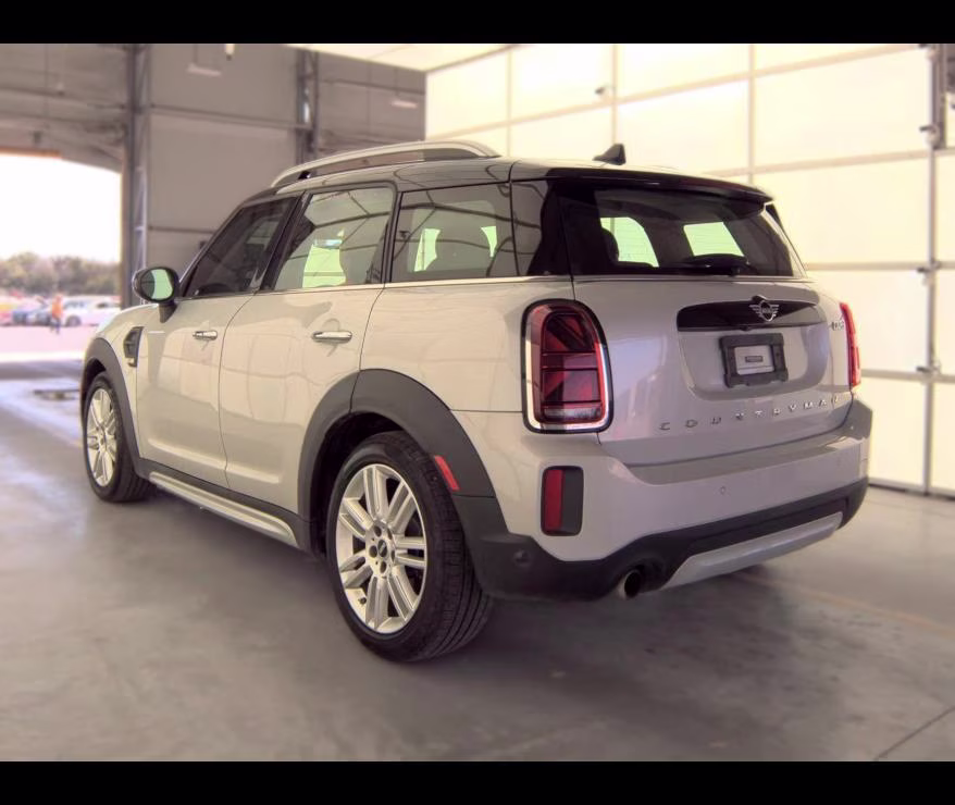 2022 White Silver Metallic MINI Countryman Cooper FWD SUV