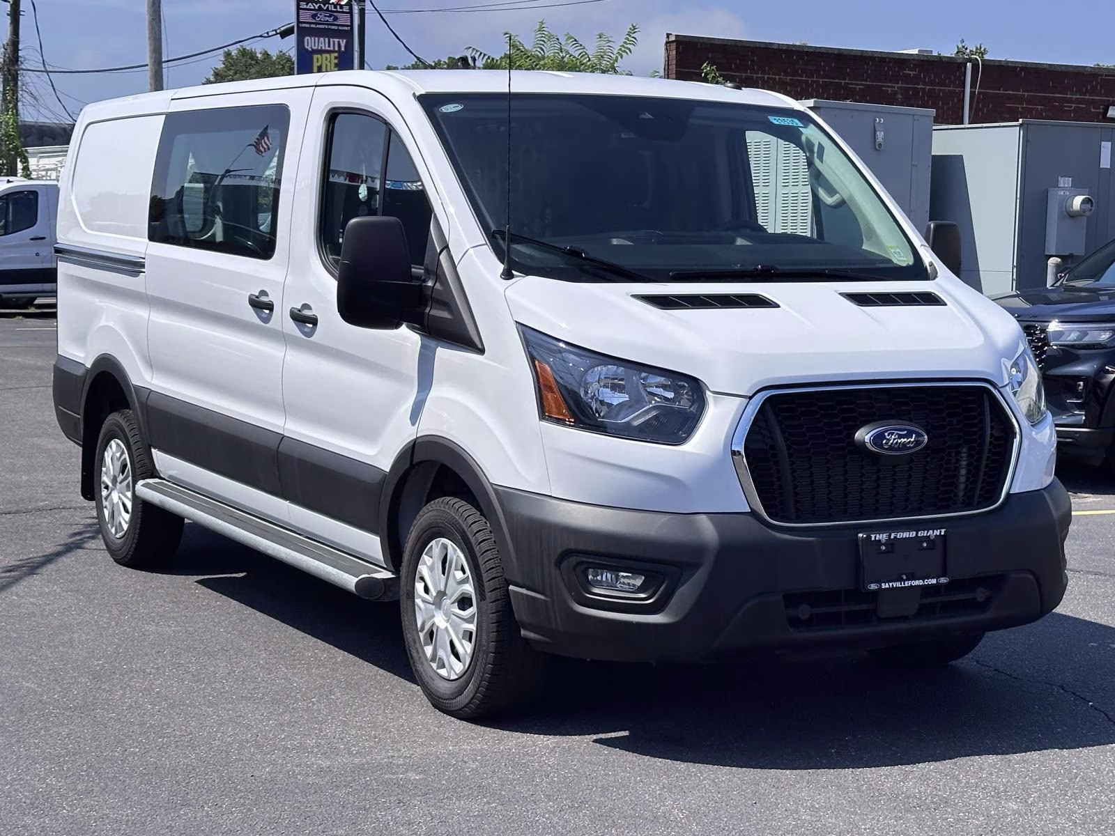 2025 Oxford White Ford Transit Cargo Van T-250 130 Low Rf 9070 GVWR RWD RWD Van