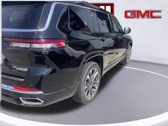 2023 Diamond Black Crystal Pearlcoat Jeep Grand Cherokee L Overland 4X4 SUV