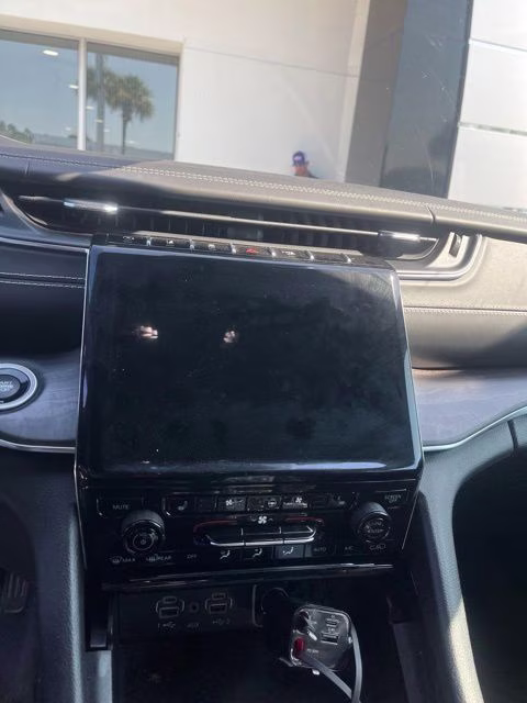 2023 Diamond Black Crystal Pearlcoat Jeep Grand Cherokee L Overland 4X4 SUV